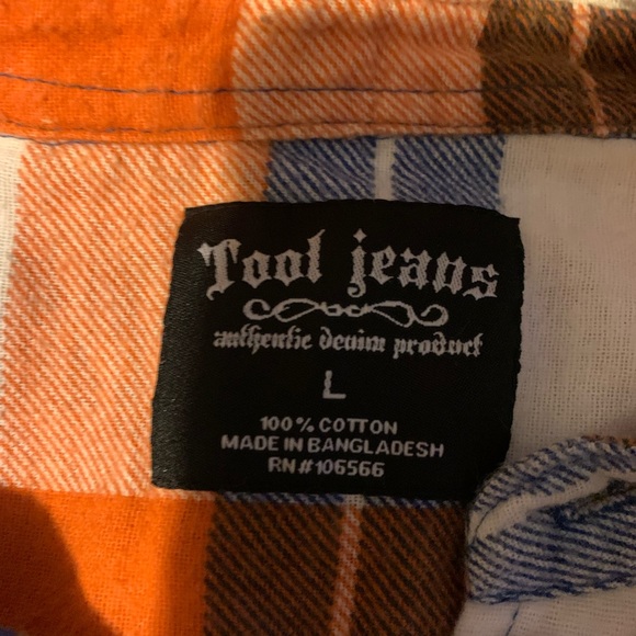 Button down - Picture 2 of 3